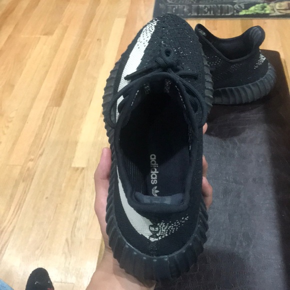 Yeezy sz 8  !! 100 % Authentic with box - Picture 4 of 5